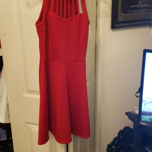 Red Dress Juniors 9 - Picture 4 of 4